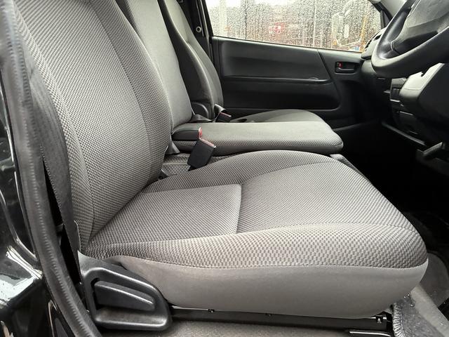 ハイエースバン ロングＤＸ　５型！トヨタ車体リフト付バン！パワーリフト２６０ＫＧ！純正メモリーナビ！地デジＴＶ！バックカメラ！ＡＵＸ！ＢＴ！トヨタセーフティセンス！レーンキーピングアシスト！オートハイビーム！ＡＣ１００Ｖ電源！（47枚目）