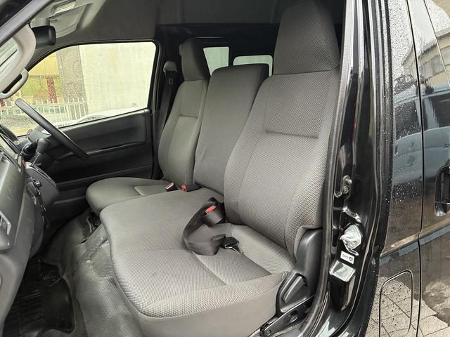 ハイエースバン ロングＤＸ　５型！トヨタ車体リフト付バン！パワーリフト２６０ＫＧ！純正メモリーナビ！地デジＴＶ！バックカメラ！ＡＵＸ！ＢＴ！トヨタセーフティセンス！レーンキーピングアシスト！オートハイビーム！ＡＣ１００Ｖ電源！（66枚目）
