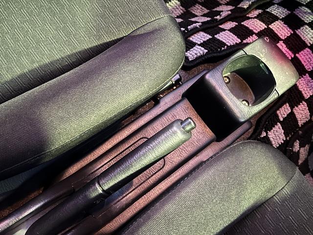 アルトラパン ＳＳ　ターボ☆スズキスポーツ車高調☆専用１４インチＡＷ☆ＭＯＭＯステ☆バケットシート☆タコメーター☆カロッツェリアオーディオ☆ＡＵＸ☆ＵＳＢ☆ポータブルナビ☆マフラーカッター☆ドライブレコーダー☆電動ミラー（34枚目）