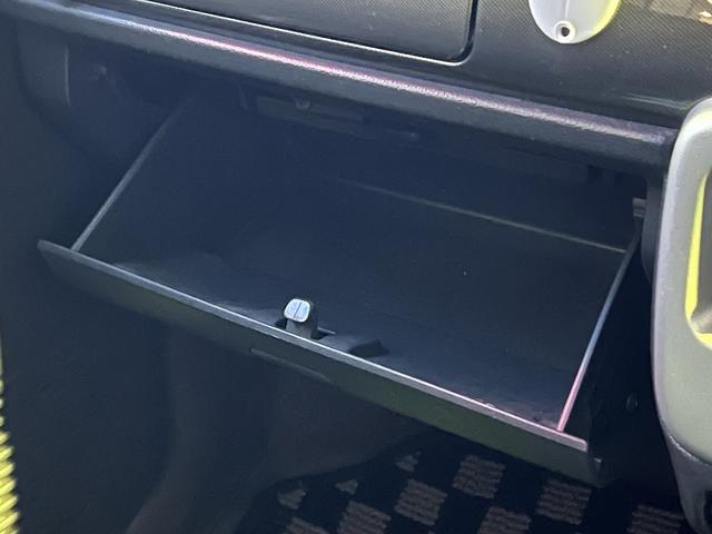 アルトラパン ＳＳ　ターボ☆スズキスポーツ車高調☆専用１４インチＡＷ☆ＭＯＭＯステ☆バケットシート☆タコメーター☆カロッツェリアオーディオ☆ＡＵＸ☆ＵＳＢ☆ポータブルナビ☆マフラーカッター☆ドライブレコーダー☆電動ミラー（36枚目）