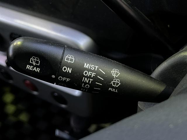 アルトラパン ＳＳ　ターボ☆スズキスポーツ車高調☆専用１４インチＡＷ☆ＭＯＭＯステ☆バケットシート☆タコメーター☆カロッツェリアオーディオ☆ＡＵＸ☆ＵＳＢ☆ポータブルナビ☆マフラーカッター☆ドライブレコーダー☆電動ミラー（70枚目）