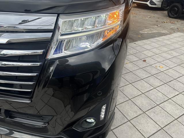 トール カスタムＧ　リミテッド　ＳＡＩＩＩ　８インチナビ☆フルセグＴＶ☆ＵＳＢ☆ＢＴ☆全方位カメラ☆前席シートヒーター☆両側パワースライドドア☆後席サンシェード☆左右シートバックテーブル☆ＥＴＣ☆ステアリングリモコン☆革巻きステア☆（10枚目）