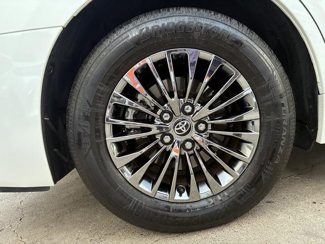 アルファードハイブリッド エグゼクティブラウンジ　４ＷＤ☆リモート付アドバンスドパーク・ドライブ☆１４インチナビ・後席モニター☆アラウンドビュー☆ＨＵＤ☆タッチトレーサーオペレーション☆後席マルチオペレーションパネル☆ユニバーサルステップ☆ドラレコ☆（12枚目）