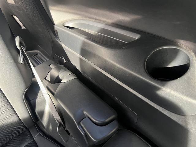 アルファード ２．５Ｓ　Ｃパッケージ　４ＷＤ☆ＴＳＳ☆純正１０インチナビ☆１２．１インチ後席モニター☆パノラミックビュー☆純正前後ドラレコ☆両側パワスラ☆パワーバックドア☆２列目エグゼクティブシート☆ＪＢＬ☆ＳｕｐｅｒＣａｔレーダー☆（64枚目）