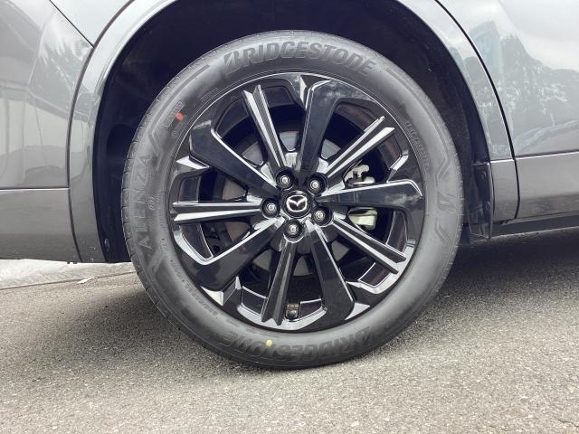 ＣＸ－６０ ３．３　ＸＤハイブリッド　エクスクルーシブ　スポーツ　ディー　３６０°モニター　レーダークルーズ　ＢＯＳＥスピーカー　２０インチアルミ　２カメラドライブレコーダー　黒本革シート　ベンチレーション　パーキングセンサー　パワーリフトゲート　レーンアシスト　ワンオーナ（32枚目）