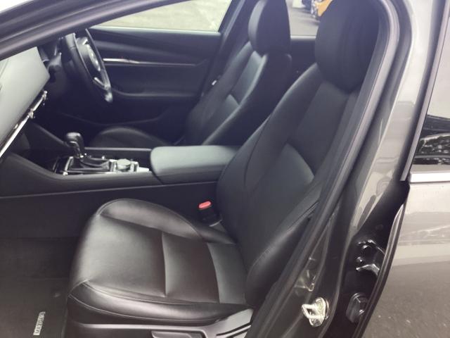 MAZDA3ファストバック 2.0 20S プロアクティブ ツーリング セレクション 2WD 360°モニター レーダークルーズ BOSEスピーカー 2カメラドライブレコーダー 黒本革シート シートヒーター 運転席電動シート 18インチアルミ LEDヘッドライト パーキングセンサー(9枚目)
