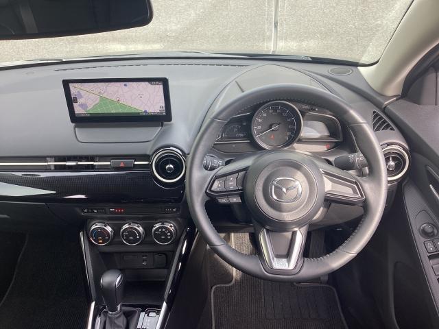 MAZDA2 1.5 15BD i セレクション 2WD 360°モニター LEDヘッドライト ウインカーミラー オートライト パーキングセンサー 15インチフルホイールキャップ (2枚目)