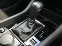 アクセルペダルを踏み込む量や速さに応じて変速パターンを最適制御し、人馬一体の運転感覚を発揮してくれる６速オートマ！