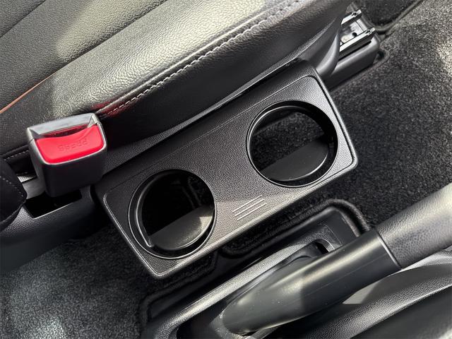 プレマシー ２０Ｓ－スカイアクティブ　Ｌパッケージ　禁煙車　ＳＤナビ　バックカメラ　フルセグ　Ｂｌｕｅｔｏｏｔｈ接続　ＤＶＤ　両側パワースライドドア　ハーフレザーシート　ＨＩＤ　ＥＴＣ　アドバンストキー　横滑り防止装置　純正ＡＷ　タイミングチェーン（18枚目）