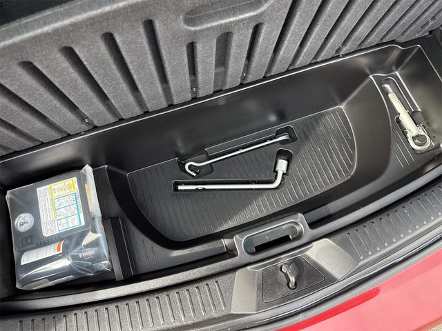 プレマシー ２０Ｓ－スカイアクティブ　Ｌパッケージ　禁煙車　ＳＤナビ　バックカメラ　フルセグ　Ｂｌｕｅｔｏｏｔｈ接続　ＤＶＤ　両側パワースライドドア　ハーフレザーシート　ＨＩＤ　ＥＴＣ　アドバンストキー　横滑り防止装置　純正ＡＷ　タイミングチェーン（45枚目）