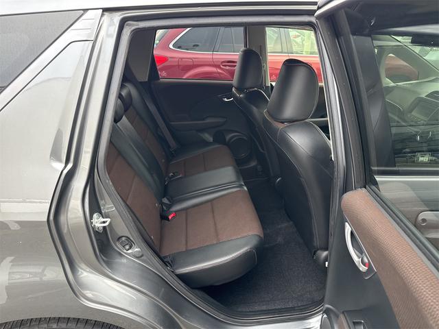 フィットシャトルハイブリッド ハイブリッド・ナビプレミアムセレクション　禁煙車　ＨＤＤナビ　バックカメラ　ワンセグ　ＤＶＤ　ハーフレザーシート　ＨＩＤ　ＥＴＣ　クルーズコントロール　横滑り防止装置　スマートキー　社外１５インチＡＷ　タイミングチェーン（37枚目）