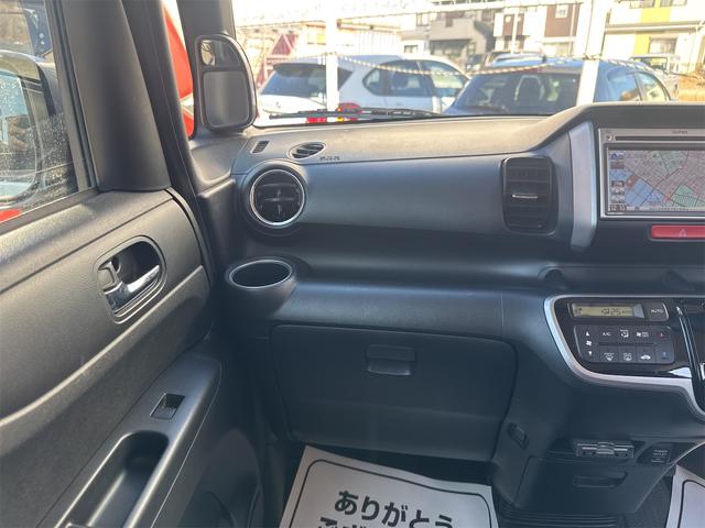 Ｎ－ＢＯＸ Ｇ　ターボＳＳパッケージ　禁煙車　前後ドライブレコーダー　ＳＤナビ　バックカメラ　ＣＤ　両側パワースライドドア　ＨＩＤ　ＥＴＣ　クルーズコントロール　横滑り防止装置　ステリングシフトスイッチ　純正１４ＡＷ　タイミングチェーン（11枚目）