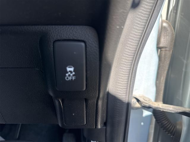 Ｎ－ＢＯＸ Ｇ　ターボＳＳパッケージ　禁煙車　前後ドライブレコーダー　ＳＤナビ　バックカメラ　ＣＤ　両側パワースライドドア　ＨＩＤ　ＥＴＣ　クルーズコントロール　横滑り防止装置　ステリングシフトスイッチ　純正１４ＡＷ　タイミングチェーン（25枚目）