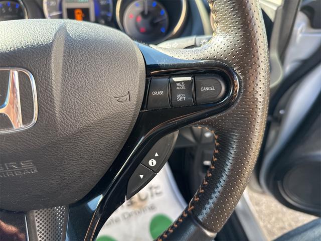 フィットシャトルハイブリッド ハイブリッド・スマートセレクション 禁煙車 USB接続 CD ハーフレザーシート HID ETC スマートキー 横滑り防止装置 社外15インチAW タイミングチェーン(17枚目)