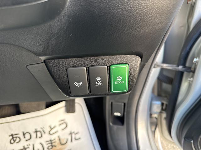 フィットシャトルハイブリッド ハイブリッド・スマートセレクション 禁煙車 USB接続 CD ハーフレザーシート HID ETC スマートキー 横滑り防止装置 社外15インチAW タイミングチェーン(22枚目)