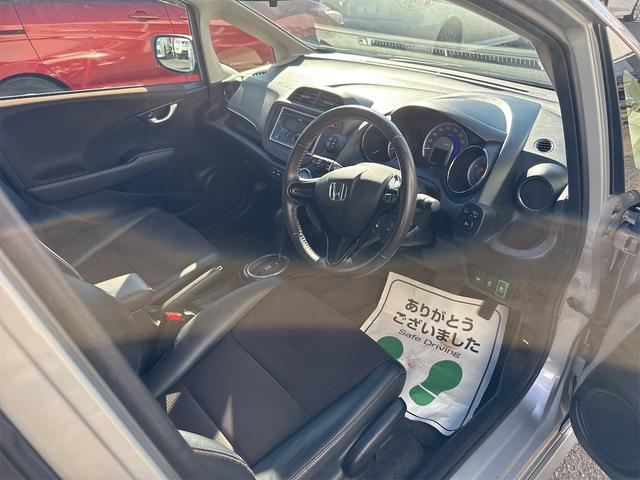 フィットシャトルハイブリッド ハイブリッド・スマートセレクション 禁煙車 USB接続 CD ハーフレザーシート HID ETC スマートキー 横滑り防止装置 社外15インチAW タイミングチェーン(33枚目)