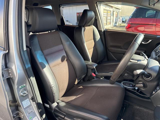 フィットシャトルハイブリッド ハイブリッド・スマートセレクション 禁煙車 USB接続 CD ハーフレザーシート HID ETC スマートキー 横滑り防止装置 社外15インチAW タイミングチェーン(34枚目)