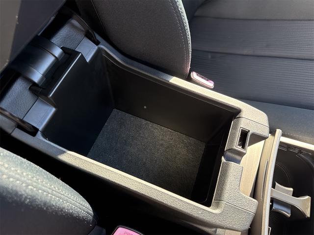 レガシィツーリングワゴン ２．５ｉアイサイト　４ＷＤ　禁煙車　ＨＤＤナビ　バックカメラ　Ｂｌｕｅｔｏｏｔｈ　ＤＶＤ　ＨＩＤ　ＥＴＣ　パワーシート　クルーズコントロール　横滑り防止装置　プッシュスタート　スマートキー　純正１８インチＡＷ　ＭＴモード（23枚目）