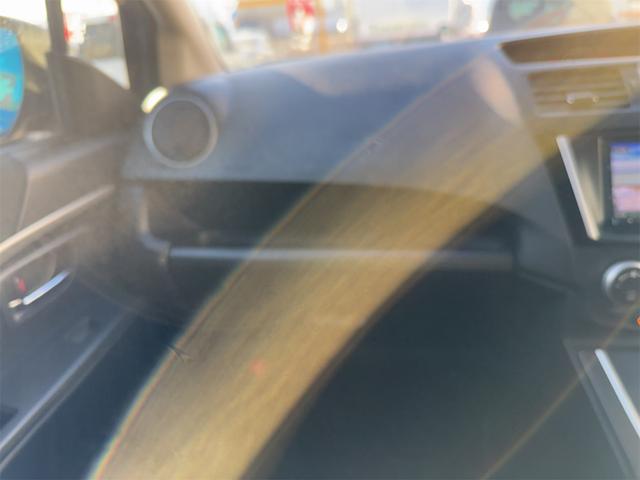 プレマシー ２０Ｓ－スカイアクティブ　禁煙車　メモリーナビ　バックカメラ　フルセグ　Ｂｌｕｅｔｏｏｔｈ接続　ＤＶＤ　両側パワースライドドア　ＨＩＤ　ＥＴＣ　アドバンストキー　横滑り防止装置　ＭＴモード　純正１５ＡＷ　タイミングチェーン（11枚目）