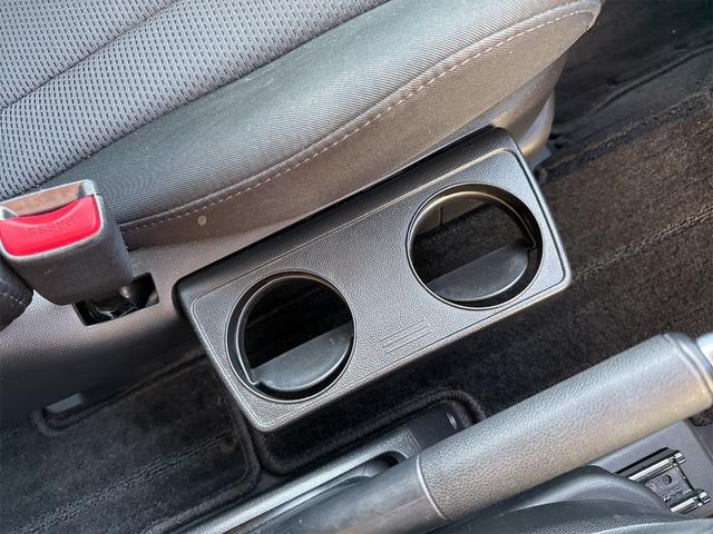 プレマシー ２０Ｓ－スカイアクティブ　禁煙車　メモリーナビ　バックカメラ　フルセグ　Ｂｌｕｅｔｏｏｔｈ接続　ＤＶＤ　両側パワースライドドア　ＨＩＤ　ＥＴＣ　アドバンストキー　横滑り防止装置　ＭＴモード　純正１５ＡＷ　タイミングチェーン（19枚目）