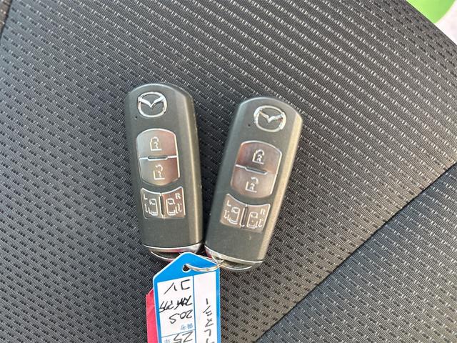 プレマシー ２０Ｓ－スカイアクティブ　禁煙車　メモリーナビ　バックカメラ　フルセグ　Ｂｌｕｅｔｏｏｔｈ接続　ＤＶＤ　両側パワースライドドア　ＨＩＤ　ＥＴＣ　アドバンストキー　横滑り防止装置　ＭＴモード　純正１５ＡＷ　タイミングチェーン（20枚目）