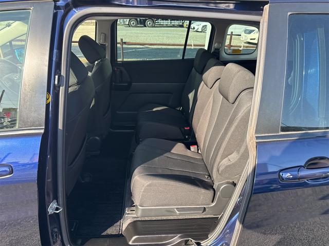 プレマシー ２０Ｓ－スカイアクティブ　禁煙車　メモリーナビ　バックカメラ　フルセグ　Ｂｌｕｅｔｏｏｔｈ接続　ＤＶＤ　両側パワースライドドア　ＨＩＤ　ＥＴＣ　アドバンストキー　横滑り防止装置　ＭＴモード　純正１５ＡＷ　タイミングチェーン（33枚目）