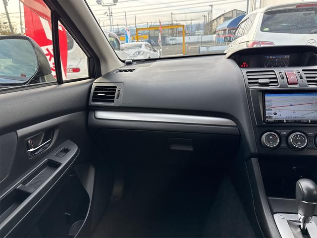 インプレッサスポーツ ２．０ｉアイサイト　４ＷＤ　禁煙車　ドライブレコーダー　メモリーナビ　バックカメラ　フルセグ　Ｂｌｕｅｔｏｏｔｈ　クルーズコントロール　ＨＩＤ　横滑防止　プッシュスタート　スマートキー　パドルシフト　タイミングチェーン（11枚目）