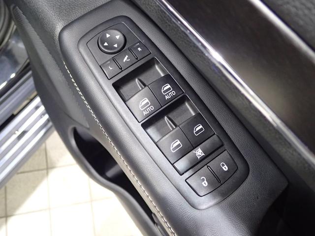リミテッド ディーラー車 認定中古車保証1年付帯 ブラックレザーシート パワーリヤゲート(16枚目)