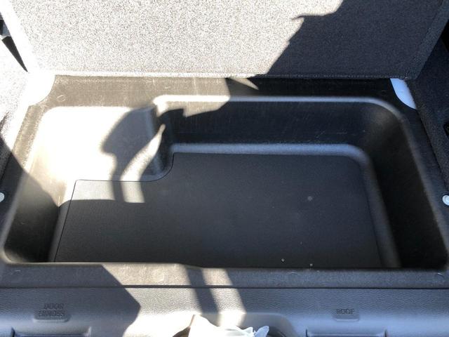 サハラ フル装備 衝突被害軽減ブレーキ コーナーセンサー アダクティブクルーズコントロール Uconnectナビ搭載 Bluetoothオーディオ レザーシート ステアリングヒーター LEDヘッドライト(23枚目)
