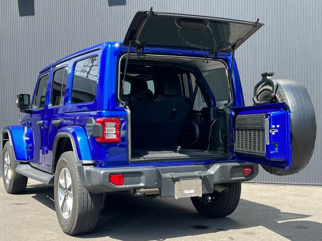 サハラ 認定中古車保証 弊社元デモカー 18インチアルミホイール 障害物センサー アダクティブクルーズコントロール レザーシート シートヒーター AppleCarPlay AndroidAuto(9枚目)