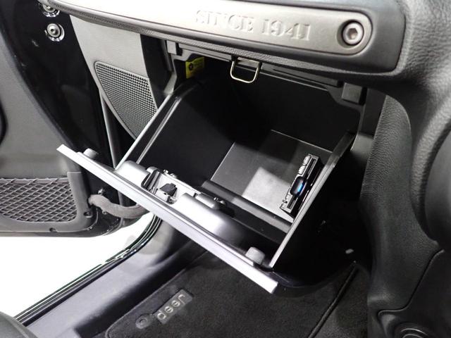 スポーツ フル装備 禁煙車両 クルーズコントロール ダウンヒルアシスト キーレス 18インチアルミホイール フルセグTV ETC車載器 サイドカメラ バックカメラ ハロゲンヘッドライト サイドステップ(55枚目)