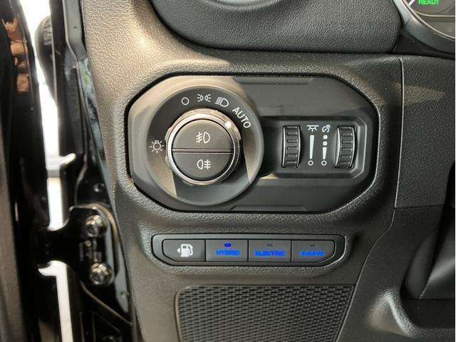 ルビコン4xe フル装備 ワンオーナー車両 衝突被害軽減ブレーキ コーナーセンサー アダクティブクルーズコントロール Uconnectナビ搭載 ETC2.0車載器 バックカメラ LEDヘッドライト Bluetooth(18枚目)