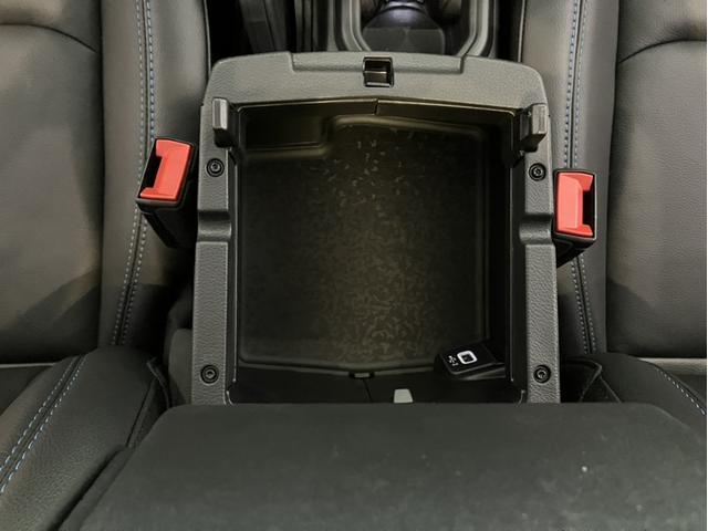 ルビコン4xe フル装備 ワンオーナー車両 衝突被害軽減ブレーキ コーナーセンサー アダクティブクルーズコントロール Uconnectナビ搭載 ETC2.0車載器 バックカメラ LEDヘッドライト Bluetooth(35枚目)
