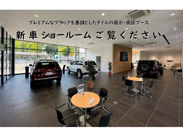 トレイルホーク　認定中古車保証付帯　直列４気筒　２．０Ｌターボ　４ＷＤ　ＡｐｐｌｅＣａｒｐｌａｙ　ＡｎｄｒｏｉｄＡｕｔｏ　ＥＴＣ２．０　電動ハーフレザーシート　トレイルホーク　純正アルミホイール(49枚目)