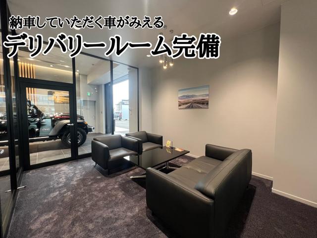 ジープ・チェロキー ナイトイーグル　純正ナビ　障害物センサー　衝突軽減ブレーキ　アダプティブクルーズ　ＥＴＣ２．０　バックカメラ　電動パワーシート　電動リアゲート　ＬＥＤヘッドライト　シートヒーター　オートライト　スマートキー（65枚目）