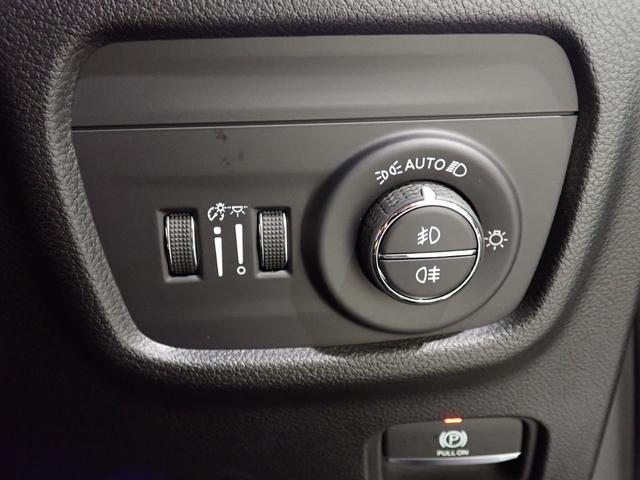 ジープ・グランドチェロキーＬ リミテッド　新車保証継承　ａｐｐｌｅ　ｃａｒｐｌａｙ　ａｎｄｒｏｉｄ　ａｕｔｏ　純正１９インチアルミホイール　ブラックパワーレザーシート　３列シート（78枚目）