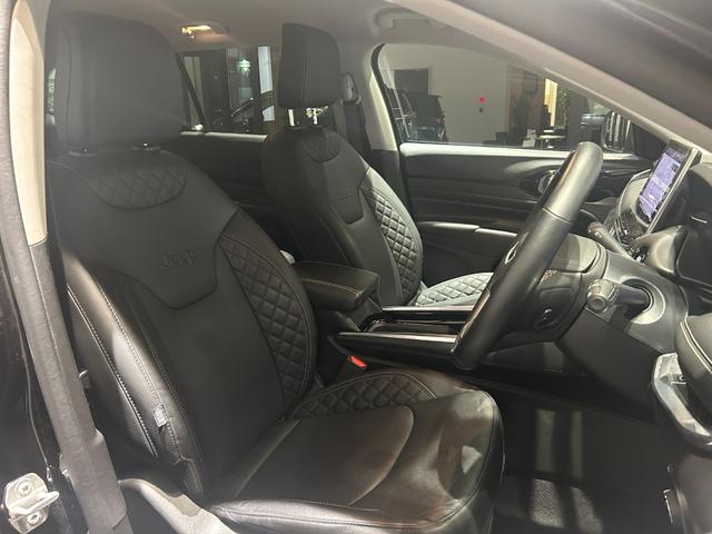 ジープ・コマンダー リミテッド　新車保証継承　弊社元試乗車　認定中古車保証　ＡｐｐｌｅＣａｒｐｌａｙ　ＡｎｄｒｏｉｄＡｕｔｏ　ＥＴＣ２．０　ディーゼル　７人乗り３列シート（2枚目）