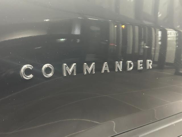 ジープ・コマンダー リミテッド　新車保証継承　弊社元試乗車　認定中古車保証　ＡｐｐｌｅＣａｒｐｌａｙ　ＡｎｄｒｏｉｄＡｕｔｏ　ＥＴＣ２．０　ディーゼル　７人乗り３列シート（9枚目）