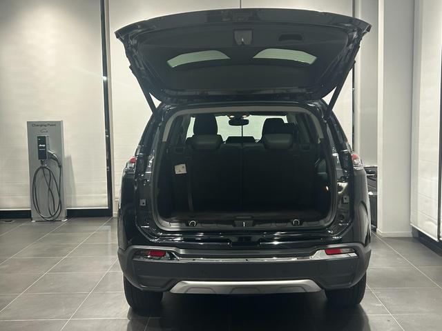 ジープ・コマンダー リミテッド　新車保証継承　弊社元試乗車　認定中古車保証　ＡｐｐｌｅＣａｒｐｌａｙ　ＡｎｄｒｏｉｄＡｕｔｏ　ＥＴＣ２．０　ディーゼル　７人乗り３列シート（14枚目）