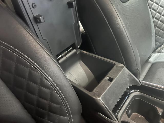 ジープ・コマンダー リミテッド　新車保証継承　弊社元試乗車　認定中古車保証　ＡｐｐｌｅＣａｒｐｌａｙ　ＡｎｄｒｏｉｄＡｕｔｏ　ＥＴＣ２．０　ディーゼル　７人乗り３列シート（43枚目）