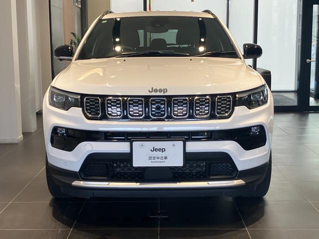 ジープ・コンパス リミテッド　弊社試乗車　純正ナビ　レザーシート　電動リアゲート　電動パワーシート　ＬＥＤヘッドライト　ＥＴＣ２．０　シートヒーター　障害物センサー　衝突軽減ブレーキ　スマートキー　バックカメラ　新車保証継承（11枚目）