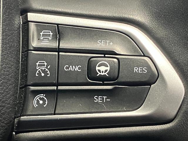 ジープ・コンパス リミテッド　弊社試乗車　純正ナビ　レザーシート　電動リアゲート　電動パワーシート　ＬＥＤヘッドライト　ＥＴＣ２．０　シートヒーター　障害物センサー　衝突軽減ブレーキ　スマートキー　バックカメラ　新車保証継承（14枚目）