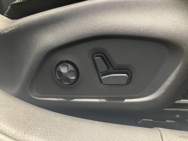 ジープ・コンパス リミテッド　弊社試乗車　純正ナビ　レザーシート　電動リアゲート　電動パワーシート　ＬＥＤヘッドライト　ＥＴＣ２．０　シートヒーター　障害物センサー　衝突軽減ブレーキ　スマートキー　バックカメラ　新車保証継承（26枚目）