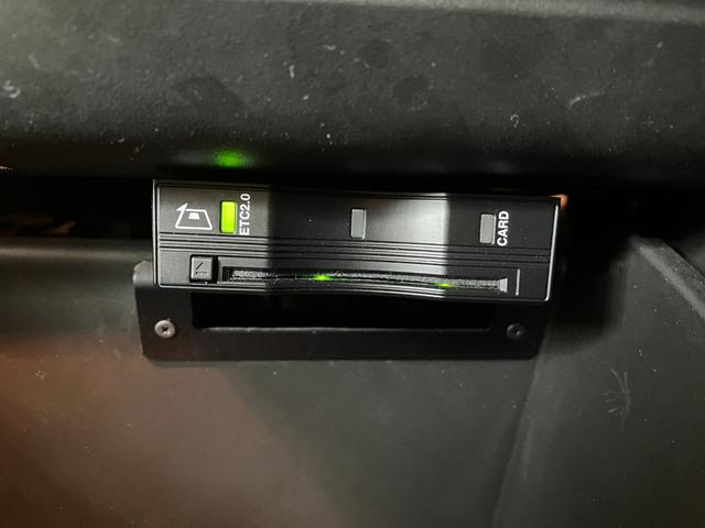 ジープ・コンパス リミテッド　弊社試乗車　純正ナビ　レザーシート　電動リアゲート　電動パワーシート　ＬＥＤヘッドライト　ＥＴＣ２．０　シートヒーター　障害物センサー　衝突軽減ブレーキ　スマートキー　バックカメラ　新車保証継承（28枚目）