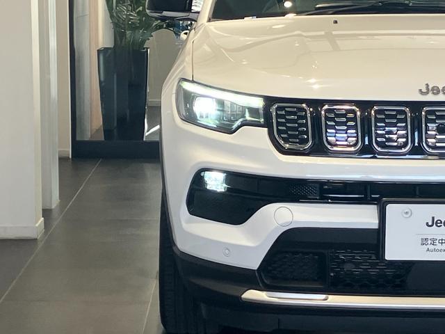 ジープ・コンパス リミテッド　弊社試乗車　純正ナビ　レザーシート　電動リアゲート　電動パワーシート　ＬＥＤヘッドライト　ＥＴＣ２．０　シートヒーター　障害物センサー　衝突軽減ブレーキ　スマートキー　バックカメラ　新車保証継承（30枚目）