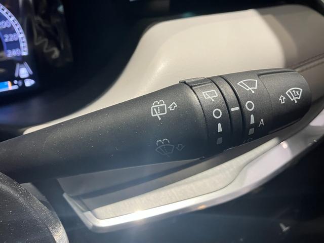 ジープ・コンパス リミテッド　弊社試乗車　純正ナビ　レザーシート　電動リアゲート　電動パワーシート　ＬＥＤヘッドライト　ＥＴＣ２．０　シートヒーター　障害物センサー　衝突軽減ブレーキ　スマートキー　バックカメラ　新車保証継承（38枚目）