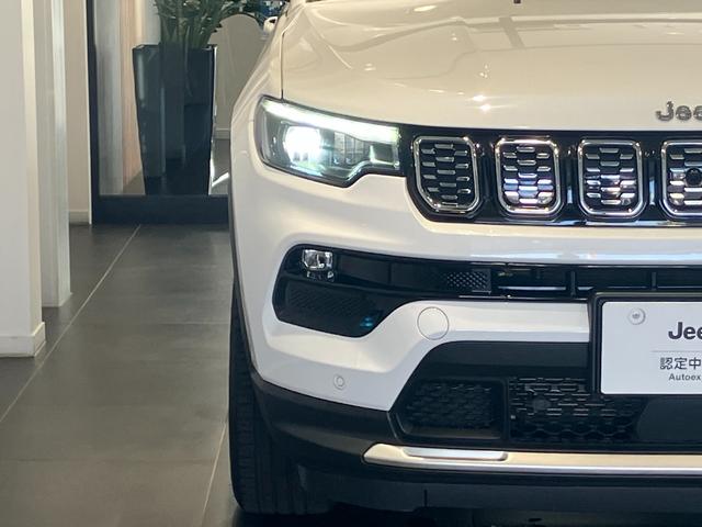 ジープ・コンパス リミテッド　弊社試乗車　純正ナビ　レザーシート　電動リアゲート　電動パワーシート　ＬＥＤヘッドライト　ＥＴＣ２．０　シートヒーター　障害物センサー　衝突軽減ブレーキ　スマートキー　バックカメラ　新車保証継承（42枚目）