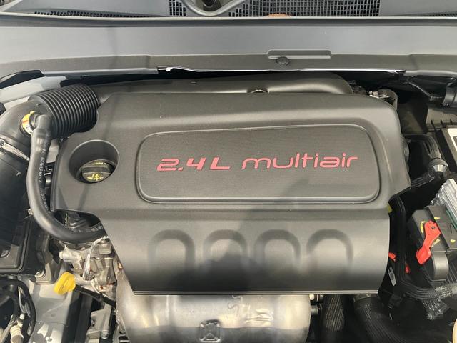 ジープ・コンパス リミテッド　弊社試乗車　純正ナビ　レザーシート　電動リアゲート　電動パワーシート　ＬＥＤヘッドライト　ＥＴＣ２．０　シートヒーター　障害物センサー　衝突軽減ブレーキ　スマートキー　バックカメラ　新車保証継承（44枚目）