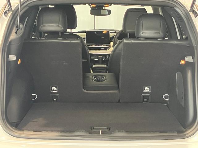 ジープ・コンパス リミテッド　弊社試乗車　純正ナビ　レザーシート　電動リアゲート　電動パワーシート　ＬＥＤヘッドライト　ＥＴＣ２．０　シートヒーター　障害物センサー　衝突軽減ブレーキ　スマートキー　バックカメラ　新車保証継承（45枚目）