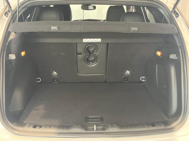 ジープ・コンパス リミテッド　弊社試乗車　純正ナビ　レザーシート　電動リアゲート　電動パワーシート　ＬＥＤヘッドライト　ＥＴＣ２．０　シートヒーター　障害物センサー　衝突軽減ブレーキ　スマートキー　バックカメラ　新車保証継承（49枚目）